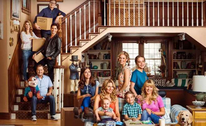 Netflix has signed "Fuller House" for season 2. 
